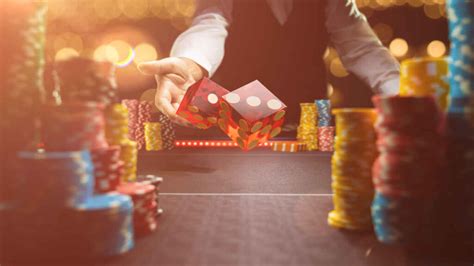 How to Throw Dice in Craps (5 Tips) .